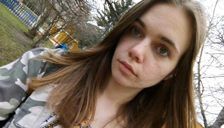 Момичето се е видяло със своя приятелка и двете отишли в Осмо районно управление на МВР