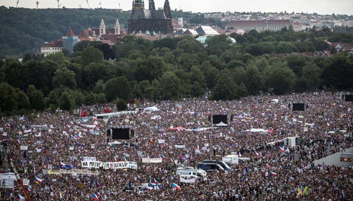 Чешкият премиер е категоричен, че няма да се оттегли