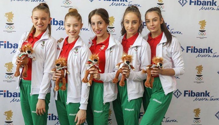 Българският ансамбъл по художествена гимнастика в състав Симона Дянкова (капитан), Лаура Траатс, Мадлен Радуканова, Стефани Кирякова и Ерика Зафирова спечели цели три медала Българският ансамбъл по художествена гимнастика в състав Симона Дянкова (капитан), Лаура Траатс, Мадлен Радуканова, Стефани Кирякова и Ерика Зафирова спечели цели три медала