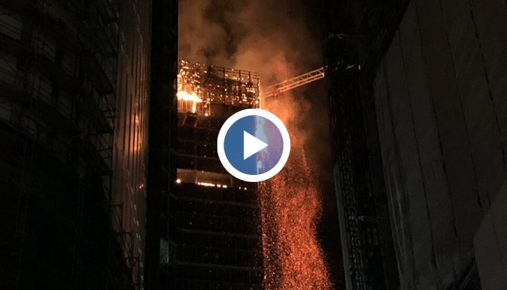 В гасенето на пламъците са участвали около 120 пожарникари