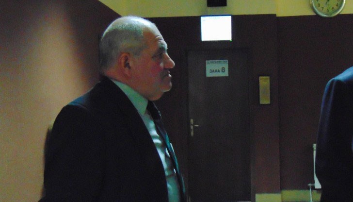 Според обвиненията, заедно с колегата си Николай Банков, са взели подкуп от 600 лева от студенти Според обвиненията, заедно с колегата си Николай Банков, са взели подкуп от 600 лева от студенти