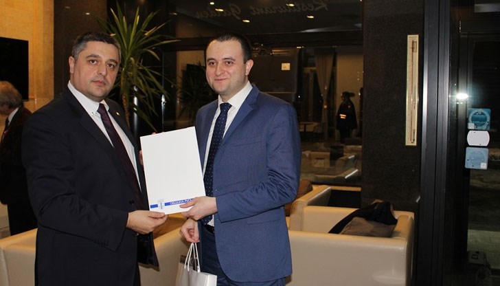 Новият директор е близък до политическа партия Атака Новият директор е близък до политическа партия Атака