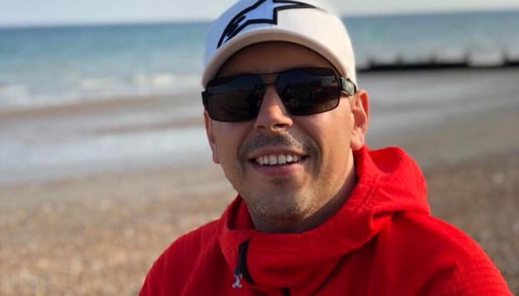 Близки и приятели на тежко болен младеж събират средства за скъпо лечение