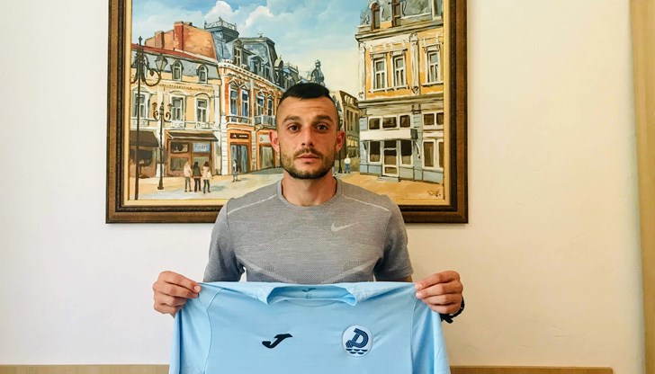 Стефан Христов подписа днес своя договор с „Драконите“