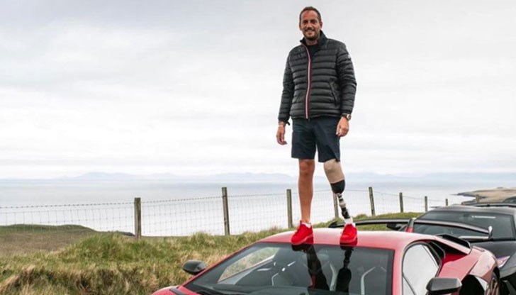 Протезата на бизнесмена се заклещила в педалите