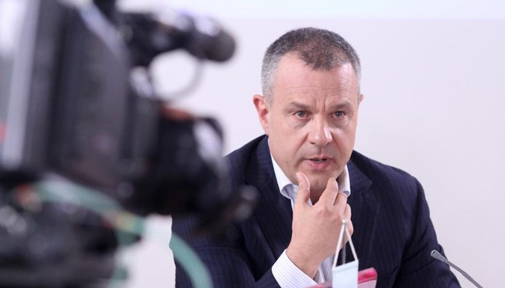 Кошлуков разказа, че разваля договори за милиони, сключени от ръководството на телевизията