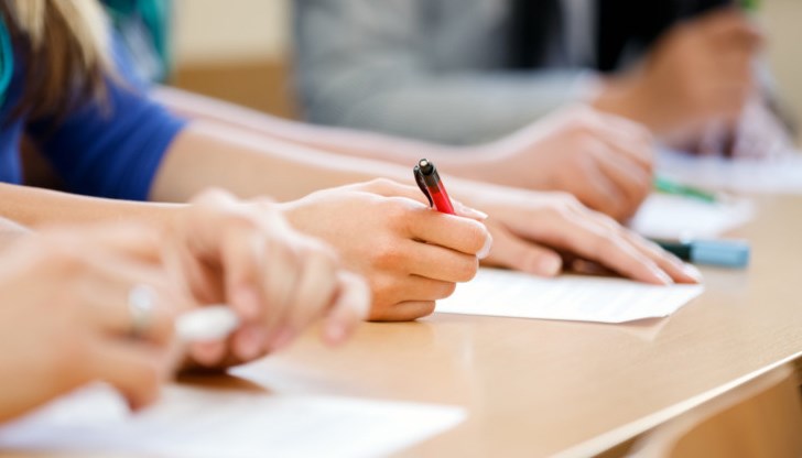 Учениците могат да ги видят след въвеждане на входящ номер и идентификационен код