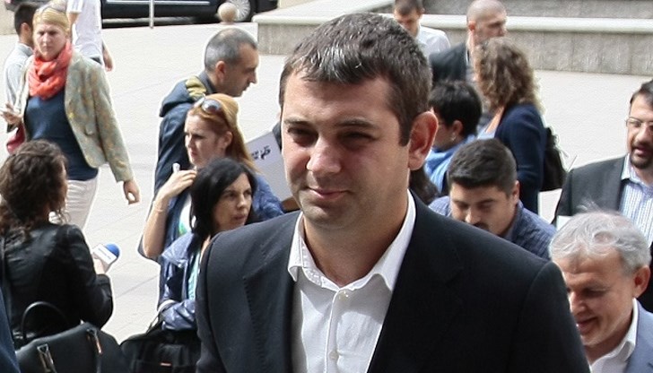 След изборите се разгърна истинска пропагандна кампания, на чело на която застана председателя на ЦИК