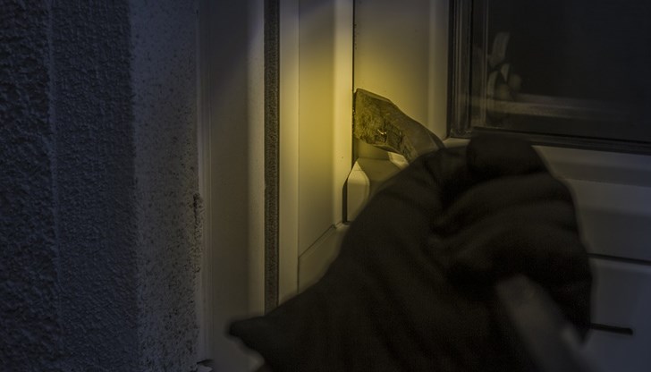 Сред откраднатите вещи има и пистолет с патрони