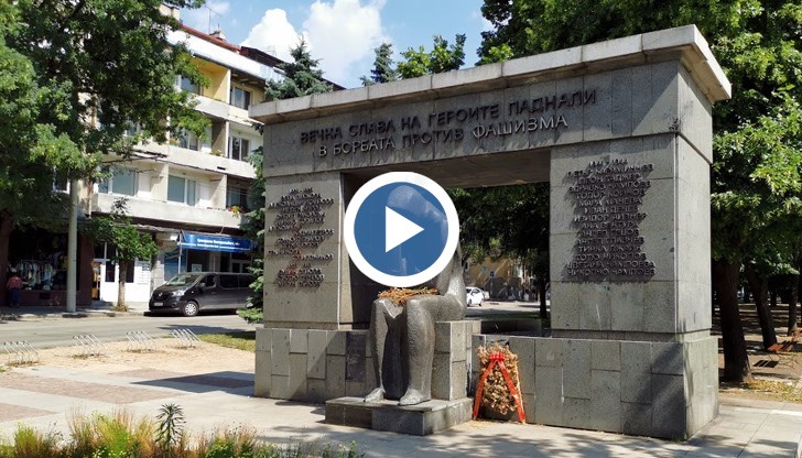 Най-вероятната причина за накланянето на паметника на една страна е неравномерното повишаване на влажността на насипа около паметника