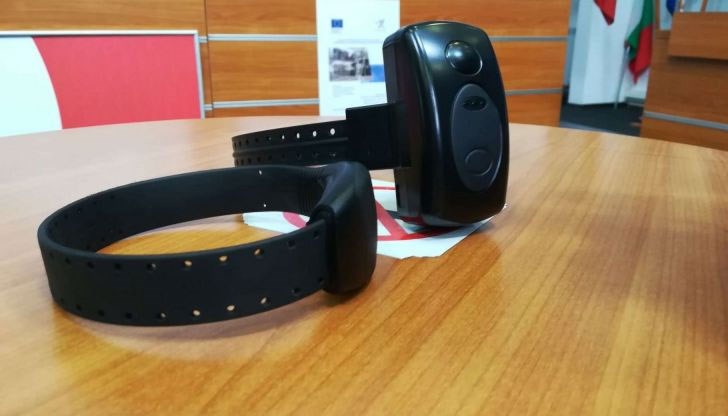 8 от тях имат забрана да напускат жилището си в определен часови интервал 8 от тях имат забрана да напускат жилището си в определен часови интервал