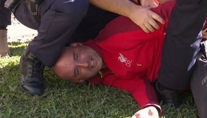 39-годишният задържан по-късно е обвинен в незаконно следене