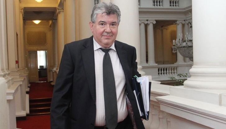 Петър Илиев е депозирал оставката си в деловодството на „Български Енергиен Холдинг” ЕАД
