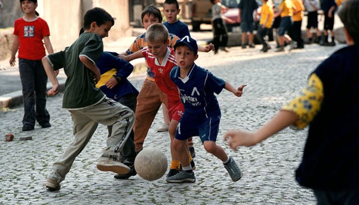 Пътна полиция провежда редица национални инициативи за опазване живота и здравето на подрастващите, като участници в движението по пътищата Пътна полиция провежда редица национални инициативи за опазване живота и здравето на подрастващите, като участници в движението по пътищата 