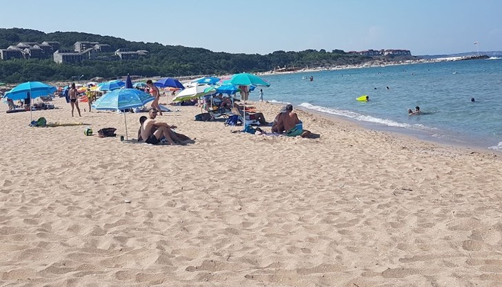 За да се получи екосертификат „Син флаг“ един плаж трябва да отговаря на още 32 критерия