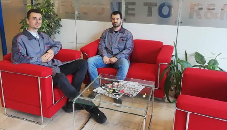 Йордан Петков и Радостин Василев бяха спечелили участие в стажантска програма в "Райхле и Де-Масари България Пръдакшън" ЕООД