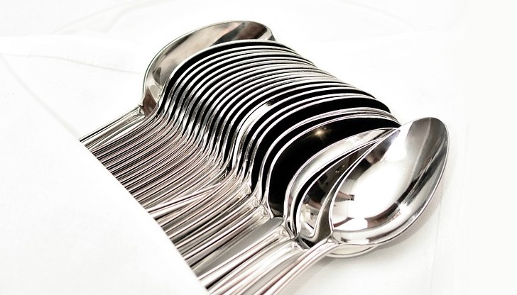 Един човек пътувал много. Посетил стотици знайни и незнайни страни в живота си Един човек пътувал много. Посетил стотици знайни и незнайни страни в живота си