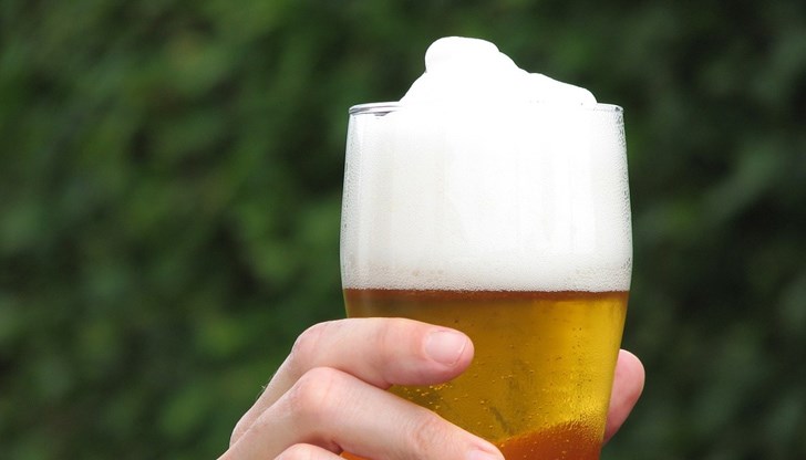 Зажаднелите от жегите русенци ще могат да се насладят на студената бира и топлата скара на алея „Младост“