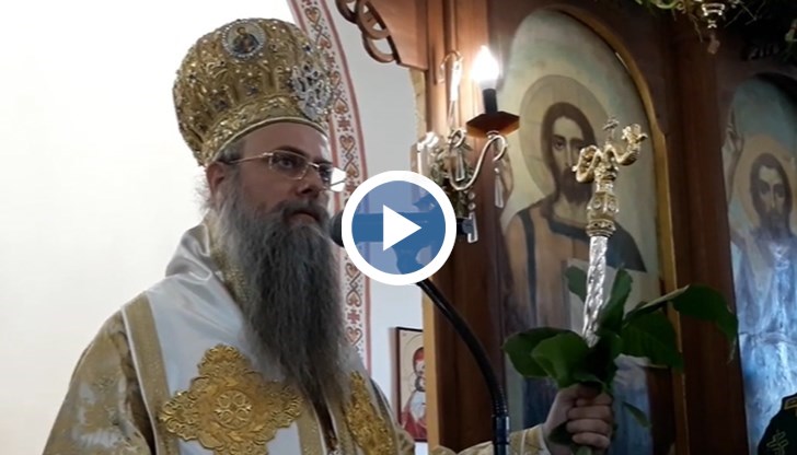 Питат ни дали сте съгласни с поредната Стратегия за закрила на детето? Кои стратегии? – питам аз, ама няма кой да ми отговори. Стратегии за разрушаване на семействата? Стратегиите за съвместно съжителство без брак? Стратегиите за сурогатно майчинство?