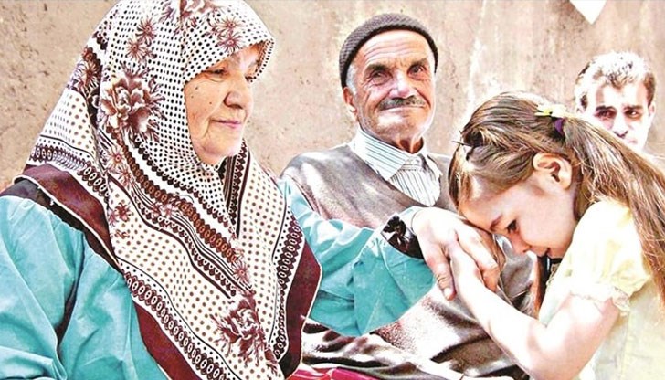 Те се събират със семействата си и искат прошка