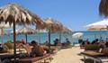 Гръцките плажове се задъхват от туристи
