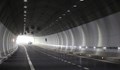 Аварирал ТИР затруднява движението в тунел "Правешки ханове"