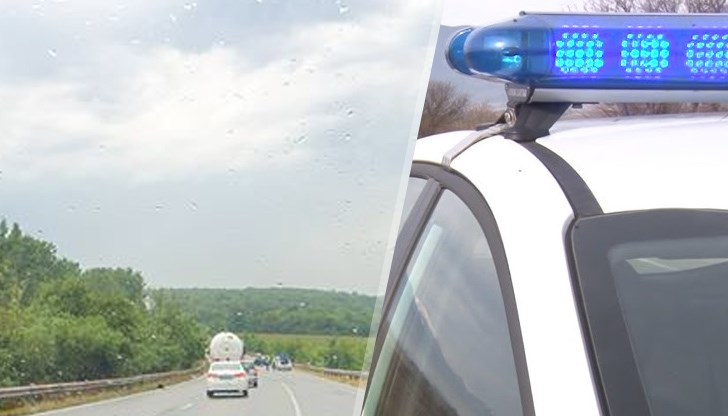 Автомобилът е смачкан след удар в мантинелата на пътя Автомобилът е смачкан след удар в мантинелата на пътя