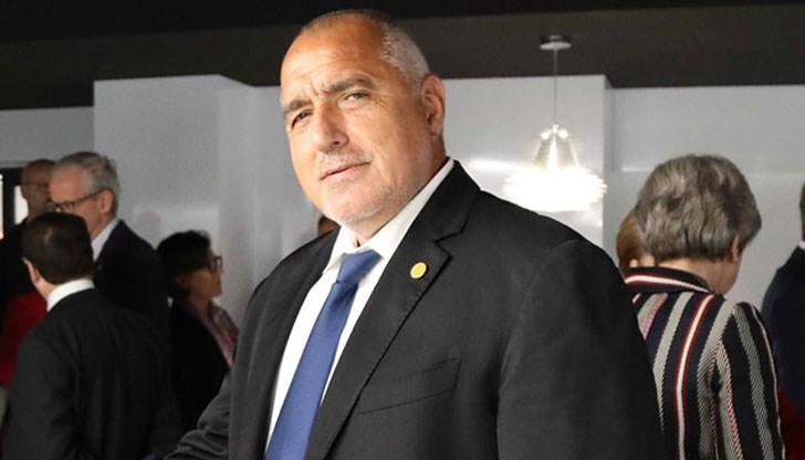 Ако неговото лице не се вижда от тв екрана, ако неговият глас не звучи на партийните пресконференции и заседанията на Министерския съвет, какво всъщност ще остане от ГЕРБ? Ако неговото лице не се вижда от тв екрана, ако неговият глас не звучи на партийните пресконференции и заседанията на Министерския съвет, какво всъщност ще остане от ГЕРБ?