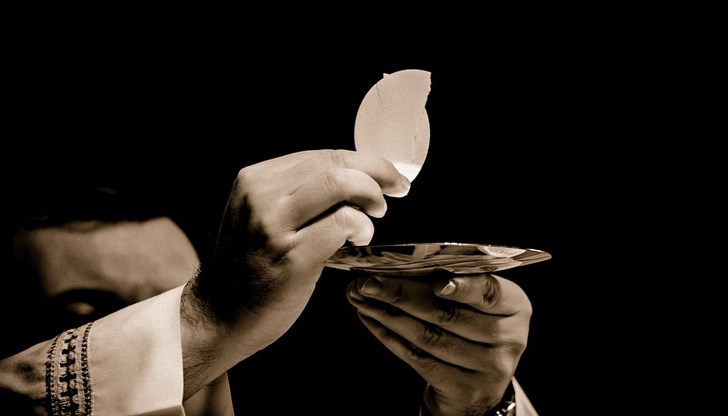 Жертвите му твърдят, че църковните власти са го прикривали с години Жертвите му твърдят, че църковните власти са го прикривали с години