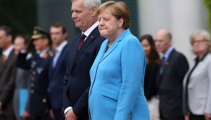 Изданието "Велт" пък предполага, че става въпрос за преумора Изданието "Велт" пък предполага, че става въпрос за преумора