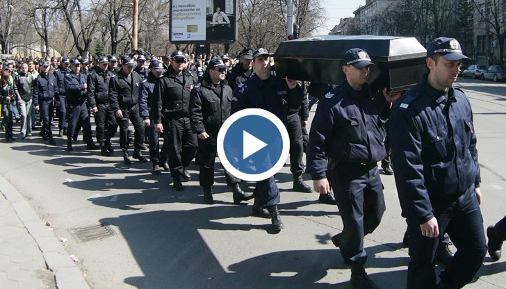 Полицаите излизат на протест