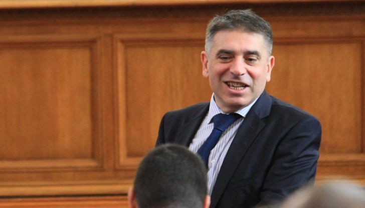 Надзирателите излизат утре и на протест