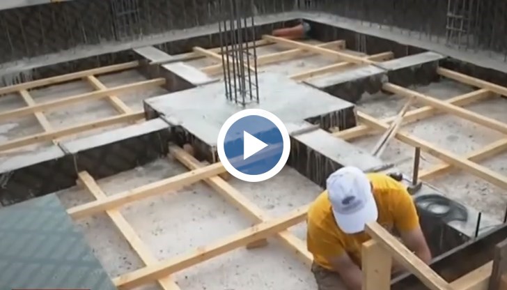 Домът на Гергана е бил разрушен след земетресението в Перник през 2012 г.