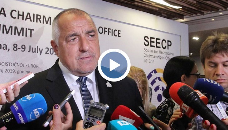 Нито Вучич, нито Ана ме интересува какво ще кажат, оставиха го да си разиграва коня. Добре, след като така са преценили