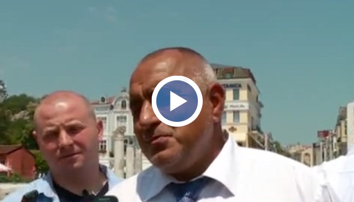 Учителите и директорите в чужбина колко време чакаха за снимки с мене?