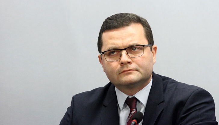 От поста заместник-председател на парламентарната група е освободен Антон Кутев