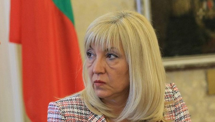 Тя отбеляза, че усилията на Министерството за Северна България са в посока изграждане на магистрала "Хемус"