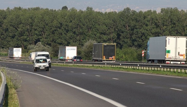 Ако човек слуша какво говорят тези от властта, първото, което може да си помисли, е, че живеят в друга действителност Ако човек слуша какво говорят тези от властта, първото, което може да си помисли, е, че живеят в друга действителност