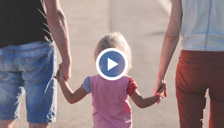 17% от хората смятат, че децата се изпращат за приемна грижа заради финансова безизходица на биологичните родители