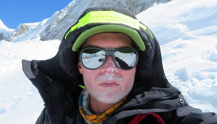 Алпинистът загина на 17 май тази година на слизане от четвъртия по височина връх в света - Лхотце