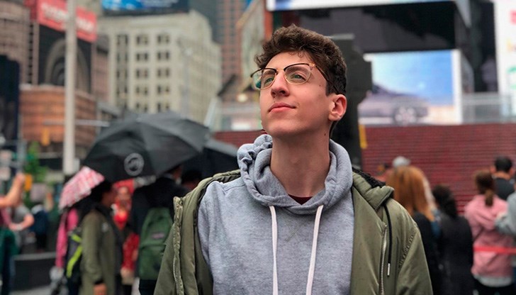 18-годишният младеж е с корен от село Тополица, Айтоско