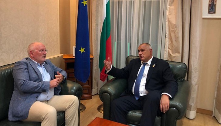 Всички международни новинарски агенции коментират случая, на нашите им забраниха Всички международни новинарски агенции коментират случая, на нашите им забраниха