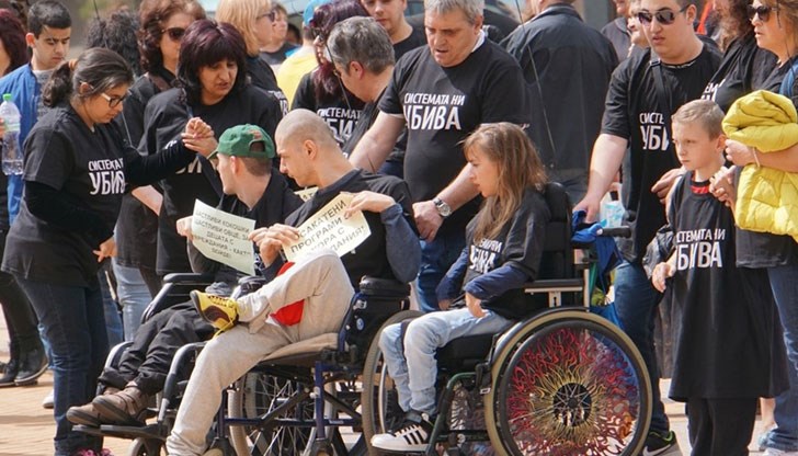 Тези пари ще се превеждат на общините, които осигуряват помощниците Тези пари ще се превеждат на общините, които осигуряват помощниците