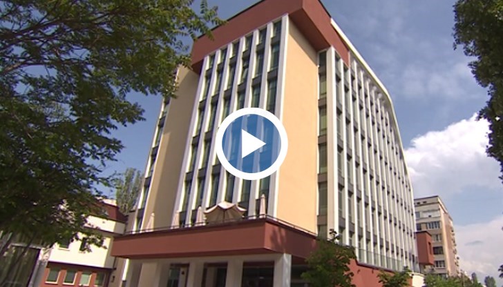 Жена легна на операционната маса за безкръвна операция, но се събуди с голяма рана