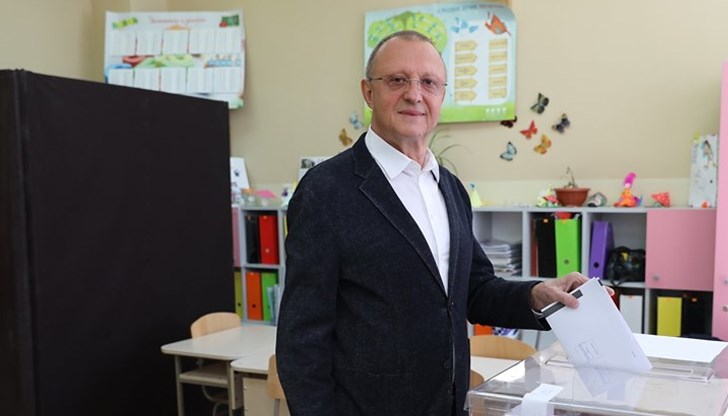 Става дума за кметове на общини, кметове на населени места и общински съветници Става дума за кметове на общини, кметове на населени места и общински съветници