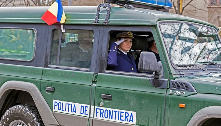 Шофьорът е заявил, че е служител на българска куриерска фирма и не е знаел какво има в кутиите в буса му Шофьорът е заявил, че е служител на българска куриерска фирма и не е знаел какво има в кутиите в буса му