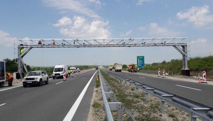 Шофьорите изчакват на място