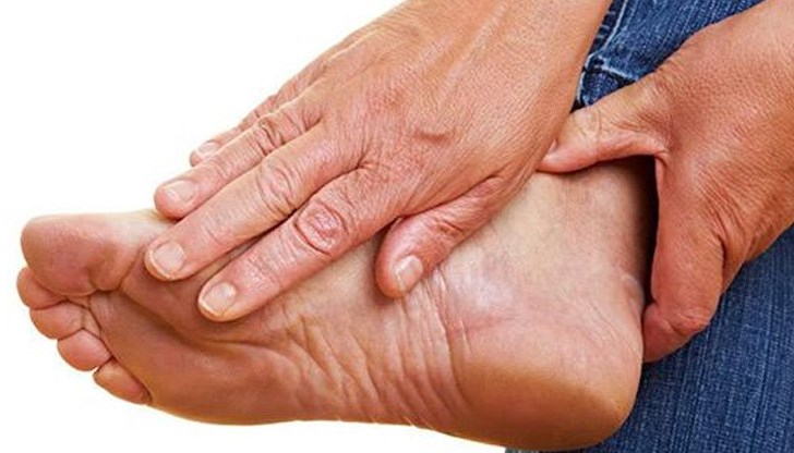 Подагрозната криза продължава от няколко дни до седмици при нелекуваните случаи