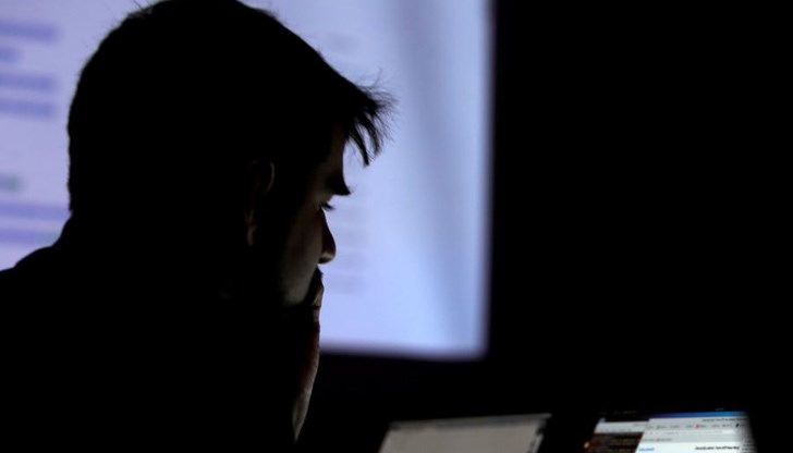 Защото НАП като бъде глобена, с чии пари ще плати?