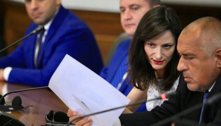 Габриел е европейският комисар по цифрова икономика и цифрово общество от юли 2017 г. Габриел е европейският комисар по цифрова икономика и цифрово общество от юли 2017 г.